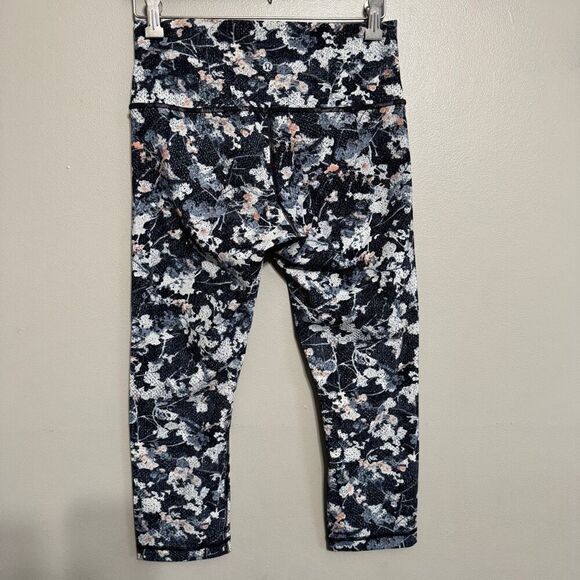 Lululemon Wunder Under Crop (Hi-Rise) 21" Spring Bloom Multi size 8 - Picture 3 of 6